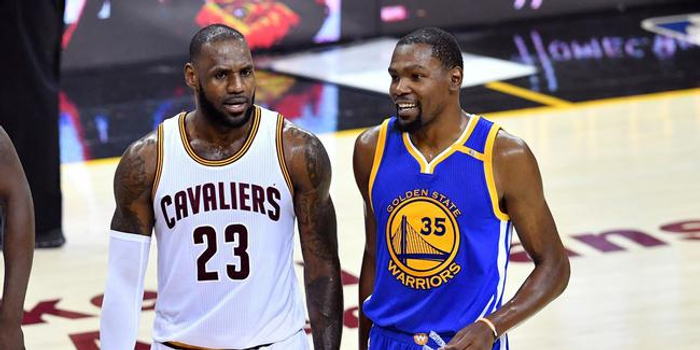 詹姆斯与杜兰特联手打造太阳王朝开启冠军征途