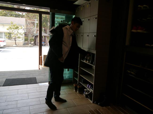 韩国很多餐厅都需要脱鞋入内