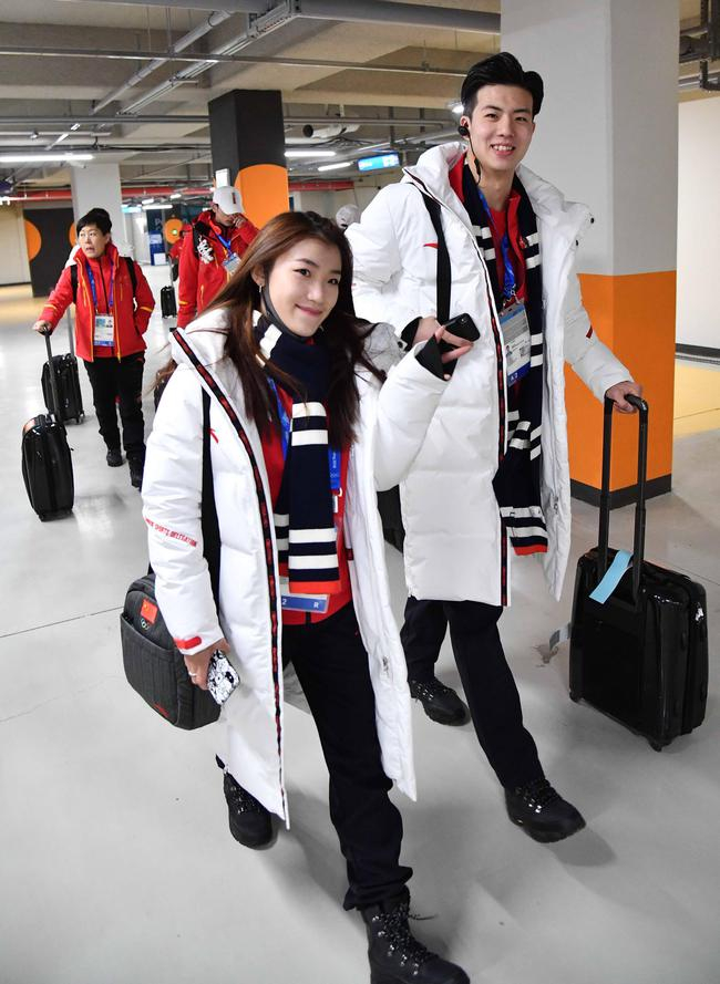 花样滑冰运动员王诗玥和柳鑫宇