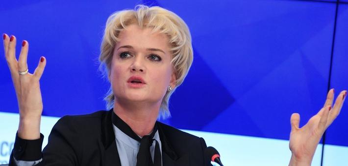 霍尔金娜出席圆桌会议