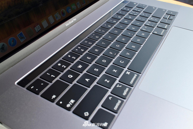 苹果2018款15寸屏MacBook Pro开箱图集