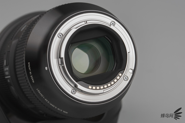 适马微单版"大三元"标变 适马24-70mm f2.8 dg dn开箱