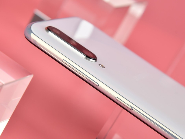 6400万广角三摄 4500mah超长续航 三星galaxy a70s图赏