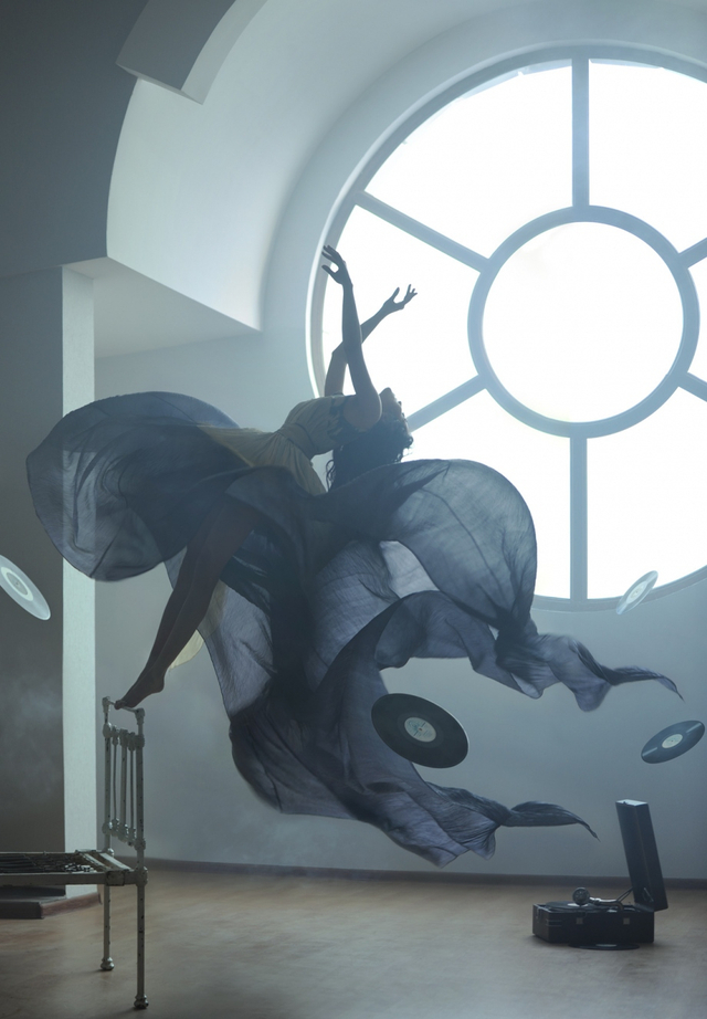 极具创意的人像摄影 失重下的视觉冲击