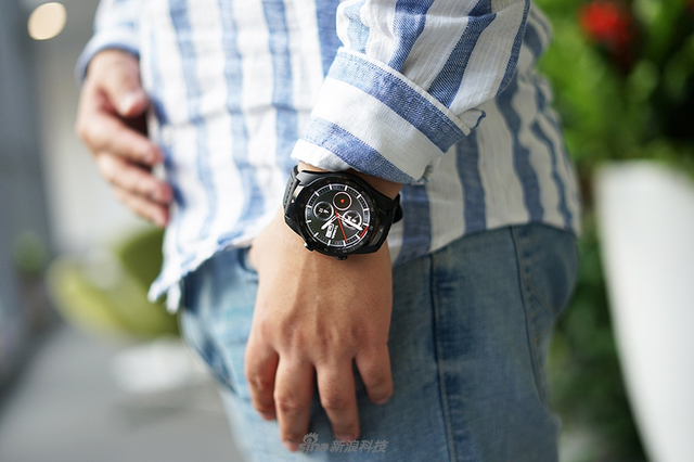 出门问问TicWatch Pro 4G智能表开箱