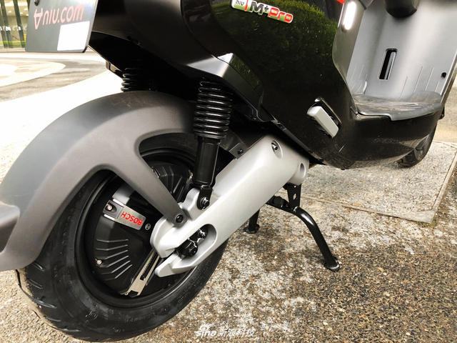 小牛M+ Pro电动车开箱实拍