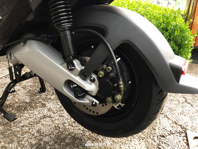 小牛M+ Pro电动车开箱实拍