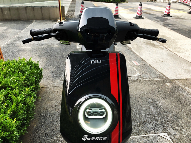 小牛M+ Pro电动车开箱实拍