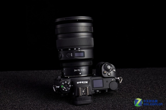 尼康z24-70mm f/2.8 s镜头开箱