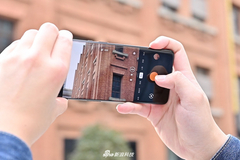 一加9 Pro手机图赏：全新丝绸玻璃，50W无线超级闪充