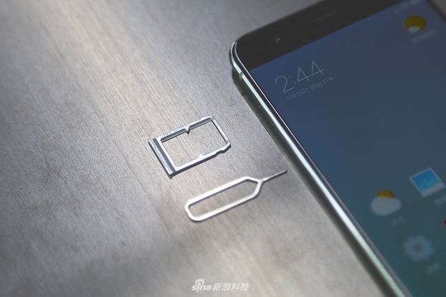 今年最美的手机背面之一 小米6亮银探索版开箱图赏