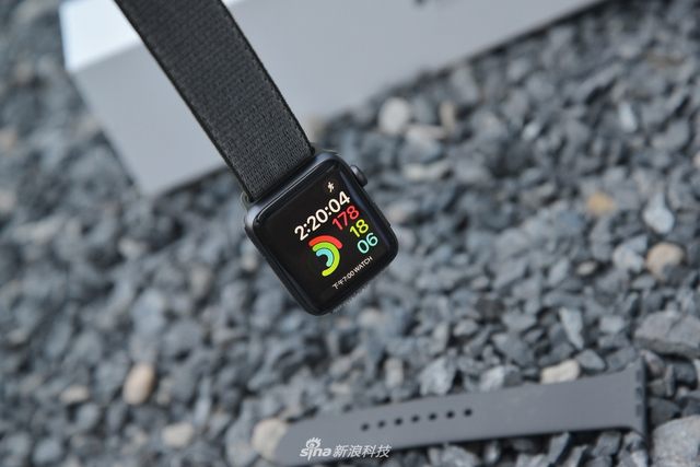 Apple Watch 3开箱图赏 是不是只加了小红点