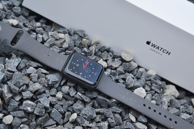 Apple Watch 3开箱图赏 是不是只加了小红点