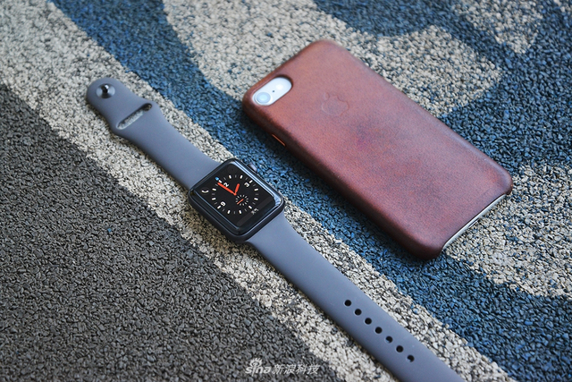 Apple Watch 3开箱图赏 是不是只加了小红点