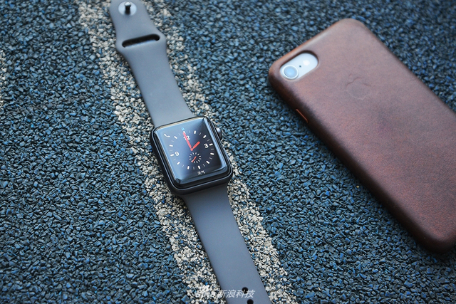 Apple Watch 3开箱图赏 是不是只加了小红点