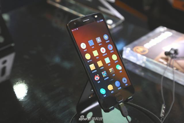“万元机”Moto Z2018现场图赏