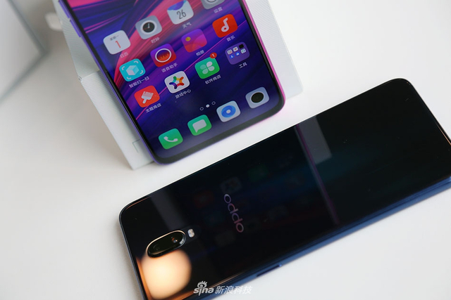 水滴屏+两种新配色 OPPO R17开箱图赏