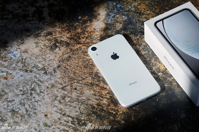 iPhone XR开箱实拍图集 颜值你给打几分？