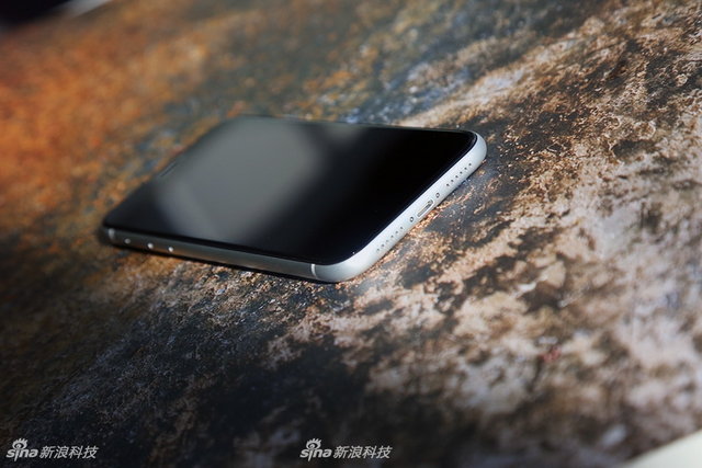 iPhone XR开箱实拍图集 颜值你给打几分？
