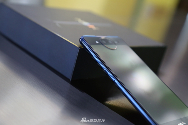 vivo NEX双屏版开箱图赏 双屏颜值你打几分?