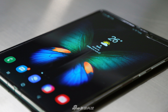 三星折叠屏手机Galaxy Fold开箱图集 颜值充满了科技感