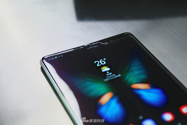 三星折叠屏手机Galaxy Fold开箱图集 颜值充满了科技感