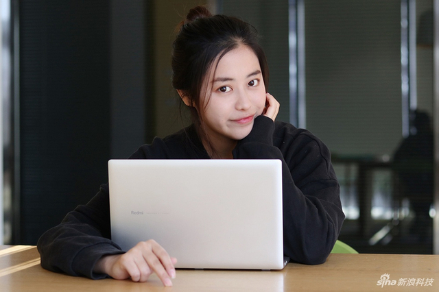 RedmiBook 13图赏:10代酷睿+全面屏