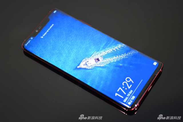 Mate20 RS保时捷设计实拍：金属 玻璃 皮革的碰撞