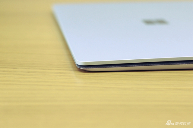 国行微软Surface Laptop开箱图赏：颜值是最厉害的武器