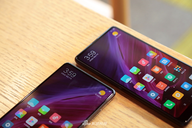小米MIX2上手图赏:尺寸变小手感更好
