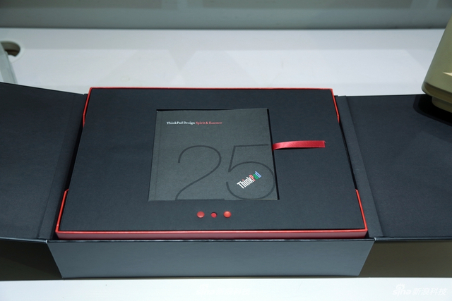 【独家】ThinkPad 25纪念机型开箱：扑面而来的情怀