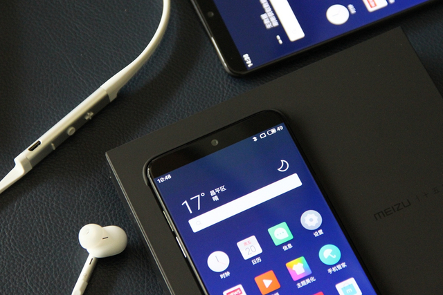 MEIZU 15/15Plus图赏:经典小圆圈回归 竖排双摄登场