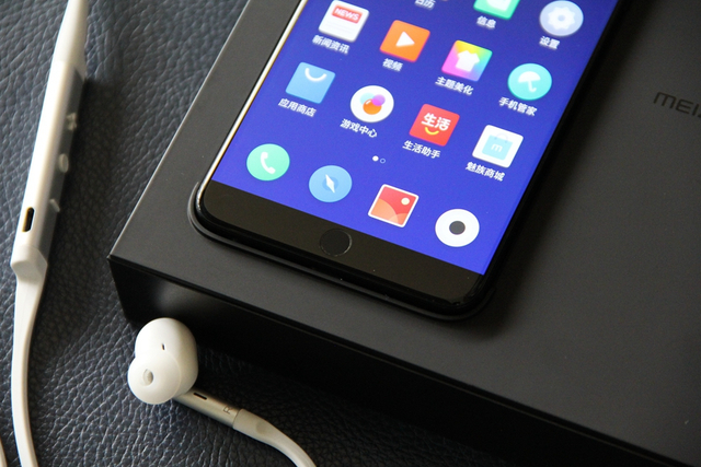 MEIZU 15/15Plus图赏:经典小圆圈回归 竖排双摄登场