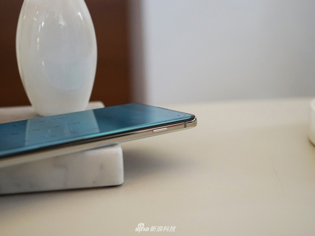 屏占比再提升 三星Galaxy S10系列手机实拍图赏