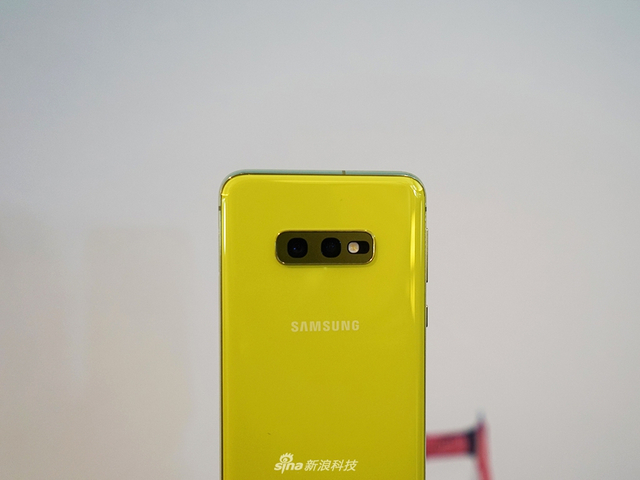 屏占比再提升 三星Galaxy S10系列手机实拍图赏