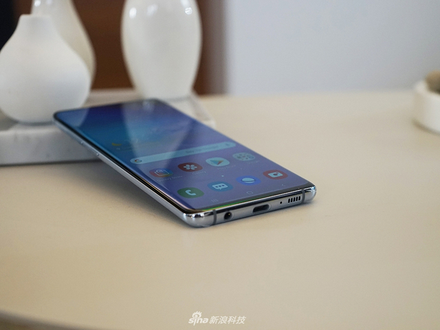 屏占比再提升 三星Galaxy S10系列手机实拍图赏