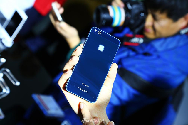 HUAWEI nova 青春版现场实拍图集