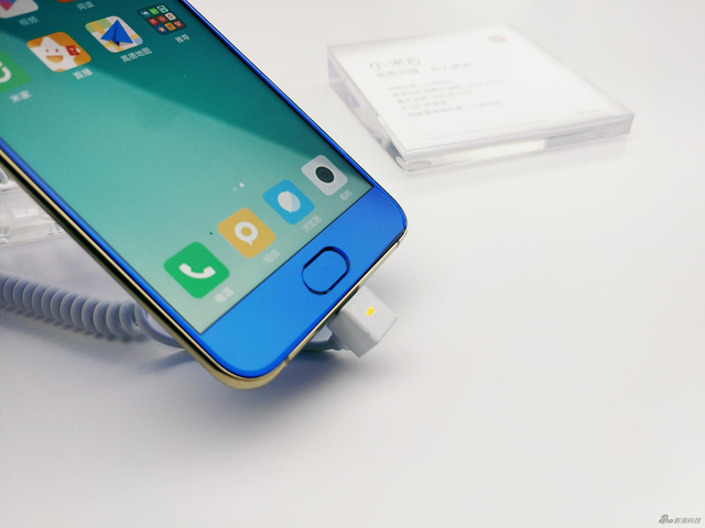 四曲面陶瓷机身 小米6现场实拍图赏