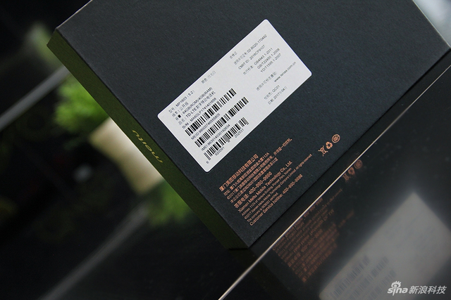 玩上人工智能 美图M8手机开箱图赏