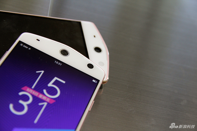 玩上人工智能 美图M8手机开箱图赏