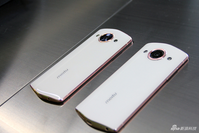 玩上人工智能 美图M8手机开箱图赏