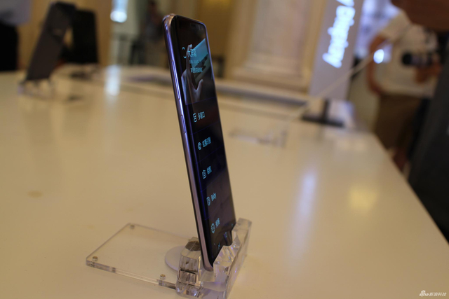 心动了吗 三星Galaxy S8国行版现场实拍