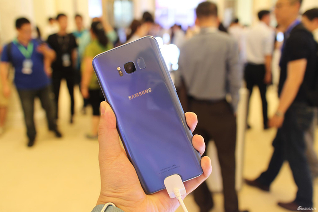 心动了吗 三星Galaxy S8国行版现场实拍