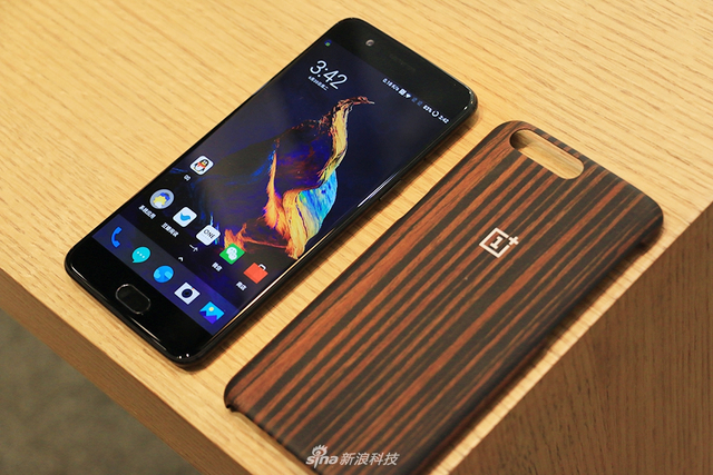 一加手机5上手图赏：这外观有点熟悉