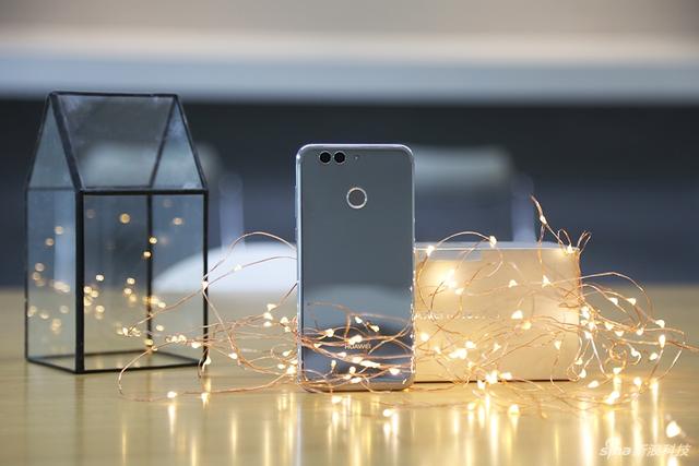 HUAWEI nova 2 Plus镜面版图赏