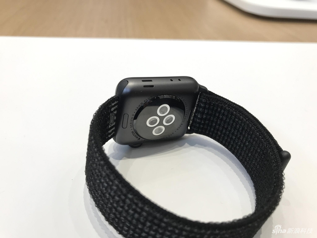 增加蜂窝数据功能 Apple Watch Series 3现场实拍图赏