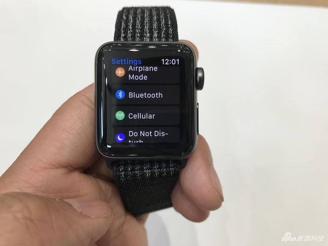 增加蜂窝数据功能 Apple Watch Series 3现场实拍图赏