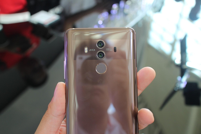 华为Mate 10/Mate 10 Pro国行版今发布 现场图赏