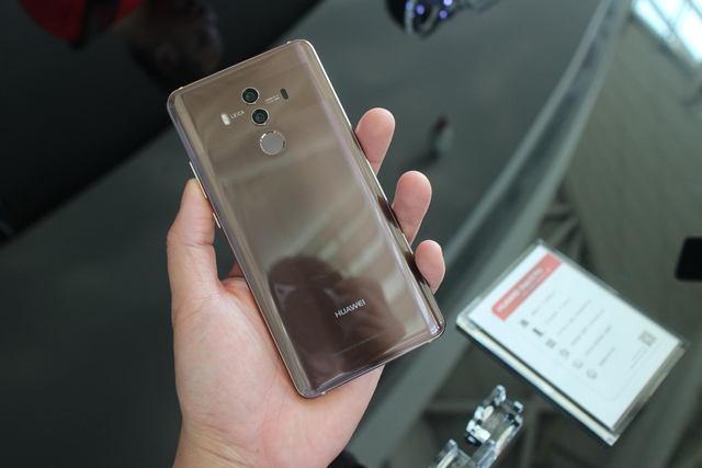 华为Mate 10/Mate 10 Pro国行版今发布 现场图赏