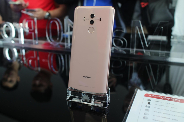 华为Mate 10/Mate 10 Pro国行版今发布 现场图赏